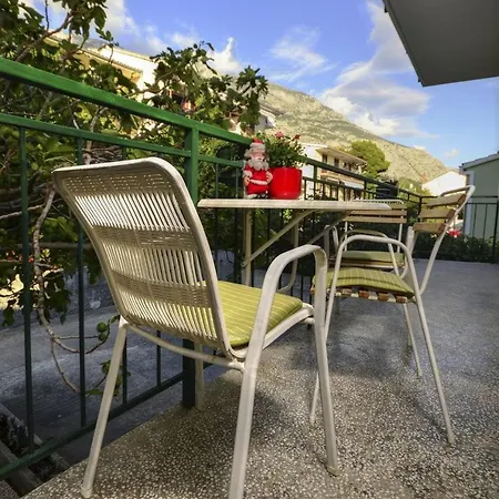 Zrine Apartment *
