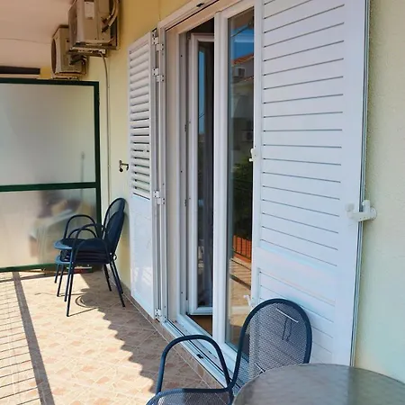 Zrine Apartment *